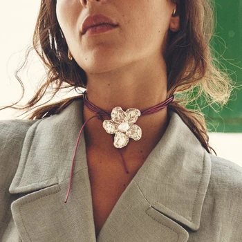 2024 Новое винтажное металлическое ожерелье с цветочным кулоном для женщин, индивидуальное колье с веревочной цепочкой, ювелирные изделия на шею